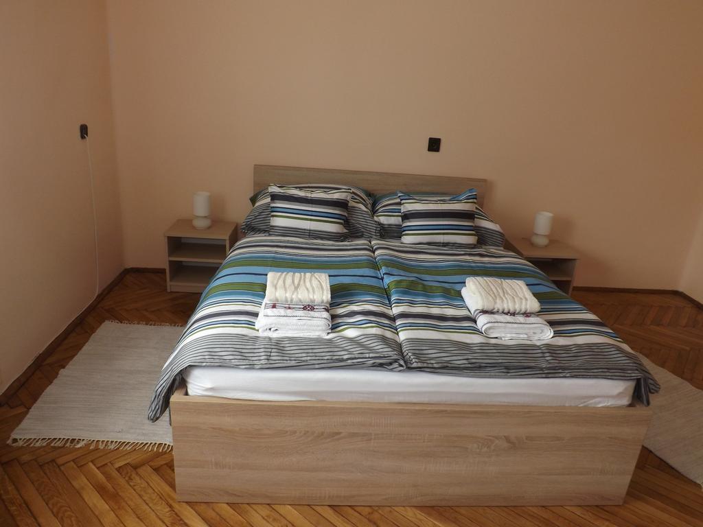 Fagyoengy Apartment Sarvar Phòng bức ảnh